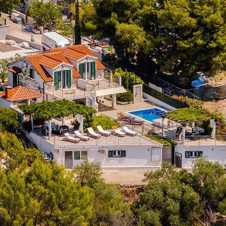 Villa Julia With Heated Pool, Ideal For Large Groups Milna  Luaran gambar