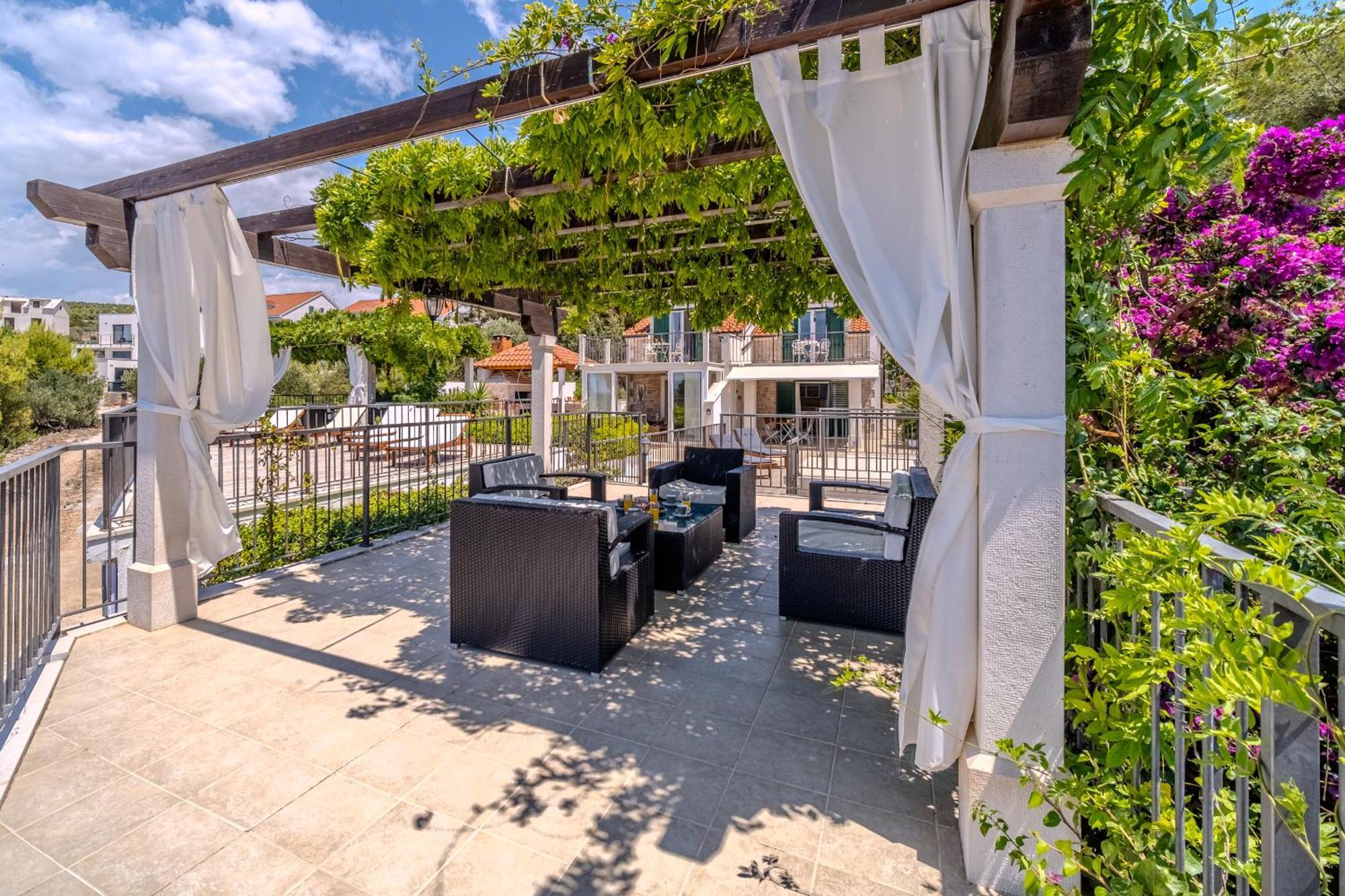 Villa Julia With Heated Pool, Ideal For Large Groups Milna  Luaran gambar